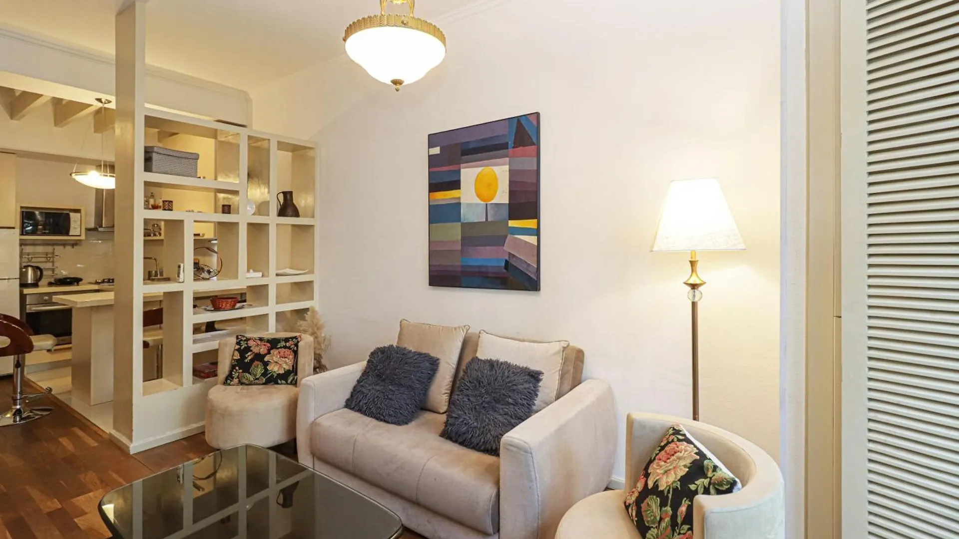 Cozy And Stylish 1Br Apt In The Heart Of Tiflis Tatil Evi