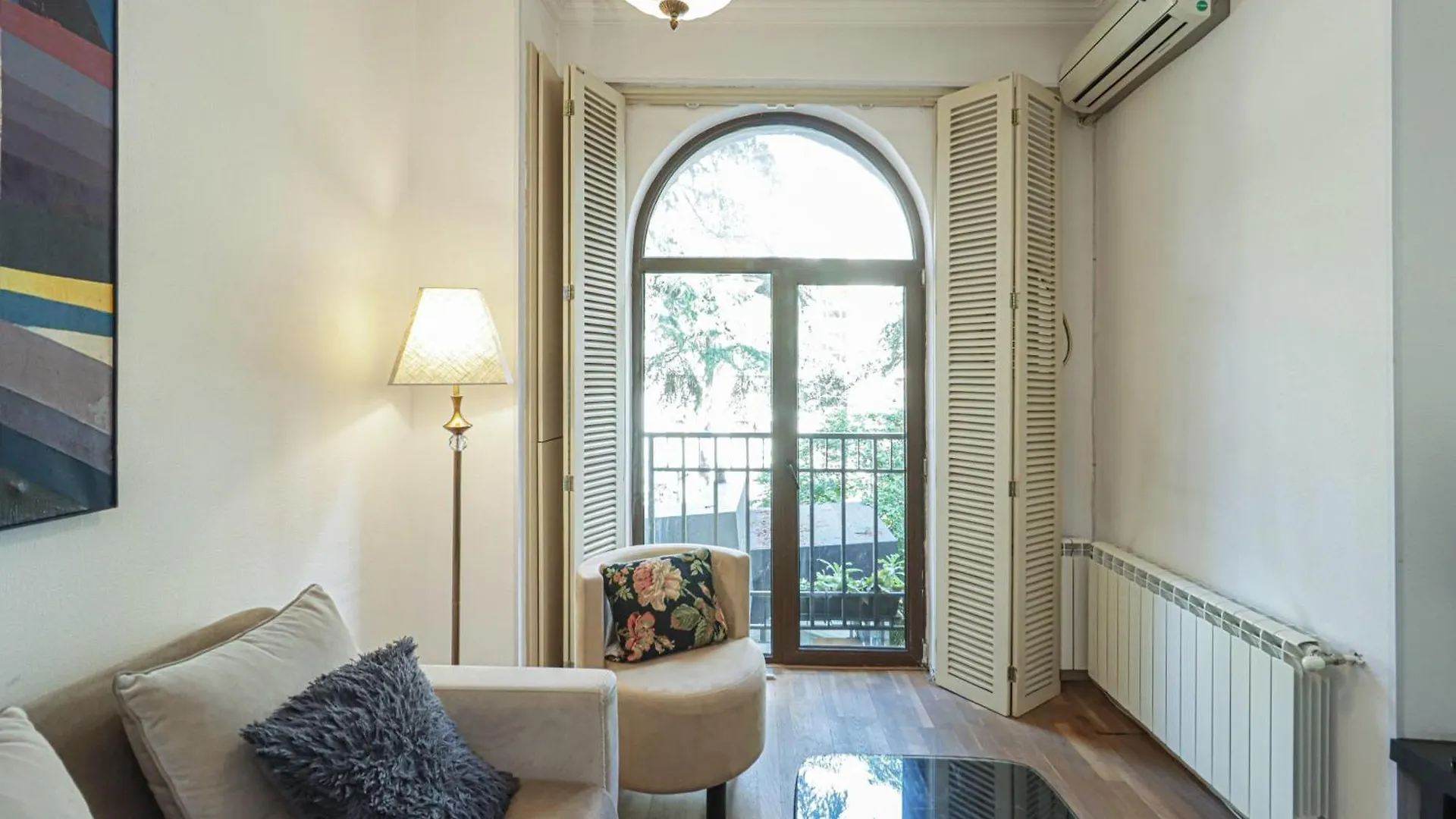 Cozy And Stylish 1Br Apt In The Heart Of Tiflis 0*,