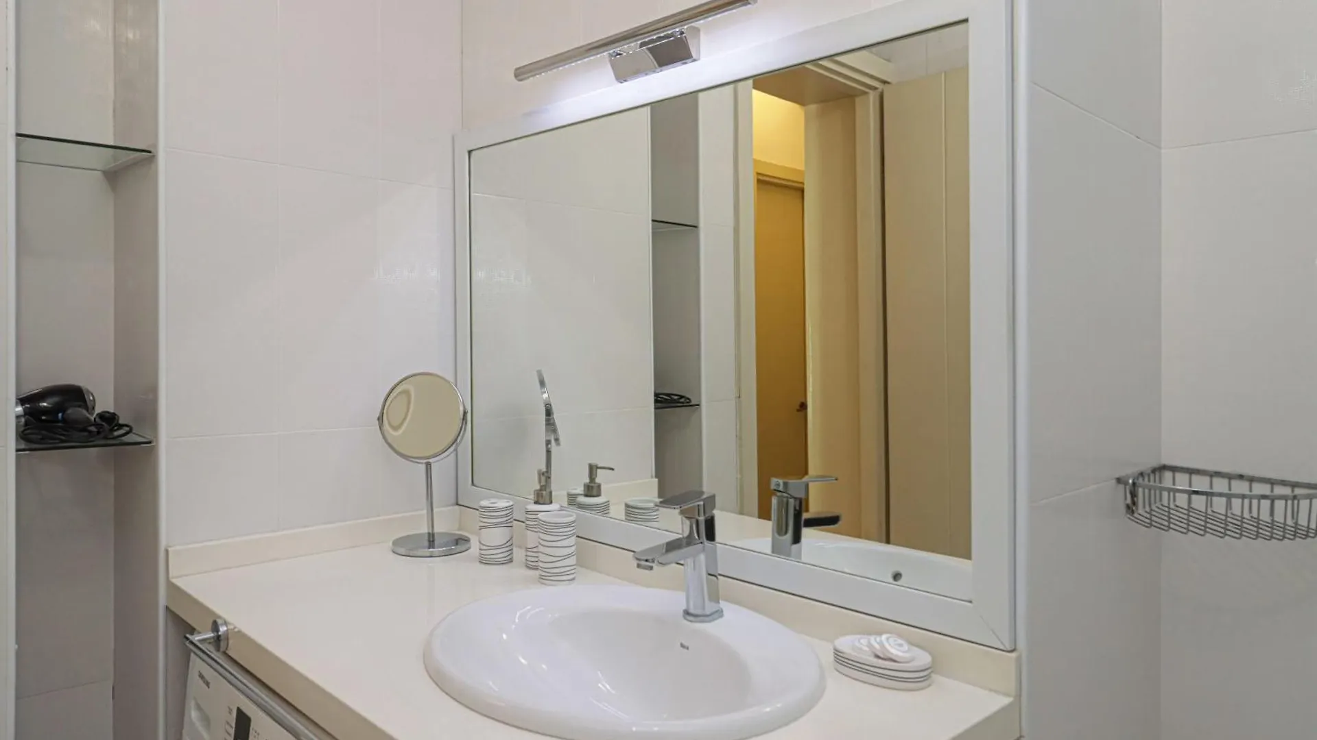Cozy And Stylish 1Br Apt In The Heart Of Tiflis Tatil Evi