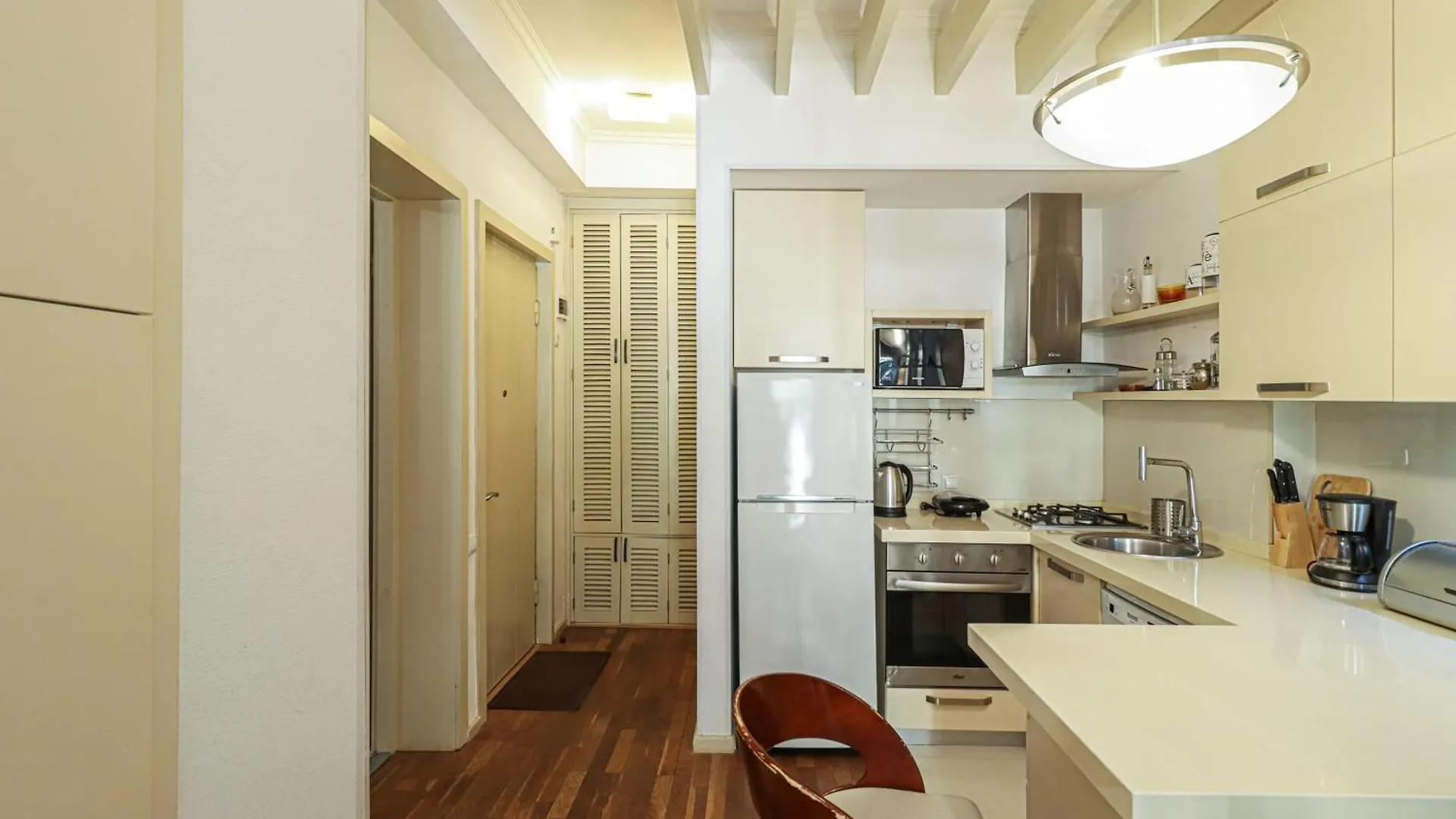 Cozy And Stylish 1Br Apt In The Heart Of Tiflis Tatil Evi